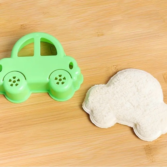 Cartoon Car Sandwich Cutter Mold – Fun Kids Bento Accessory, Green Stencil - Picture 4 of 15